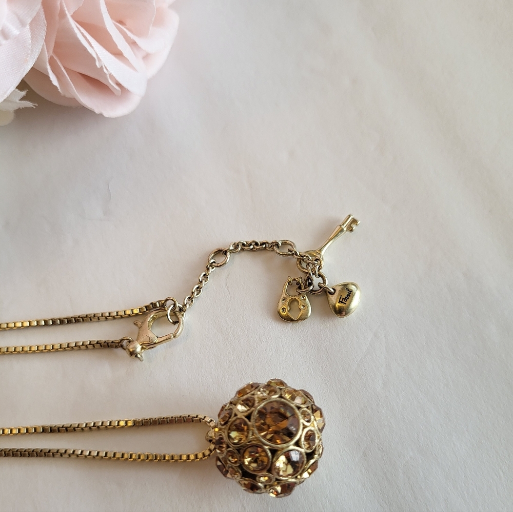 Fossil Jewelry Round Drop Crystal Pendant Necklace Charm Keytag Goldtone 18" - Picture 7 of 11